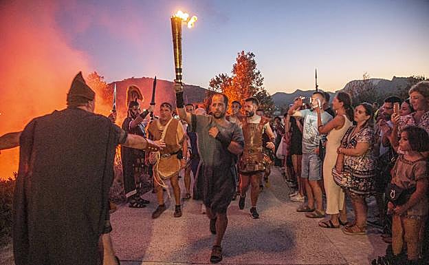 Galería. Encendido del fuego sagrado.