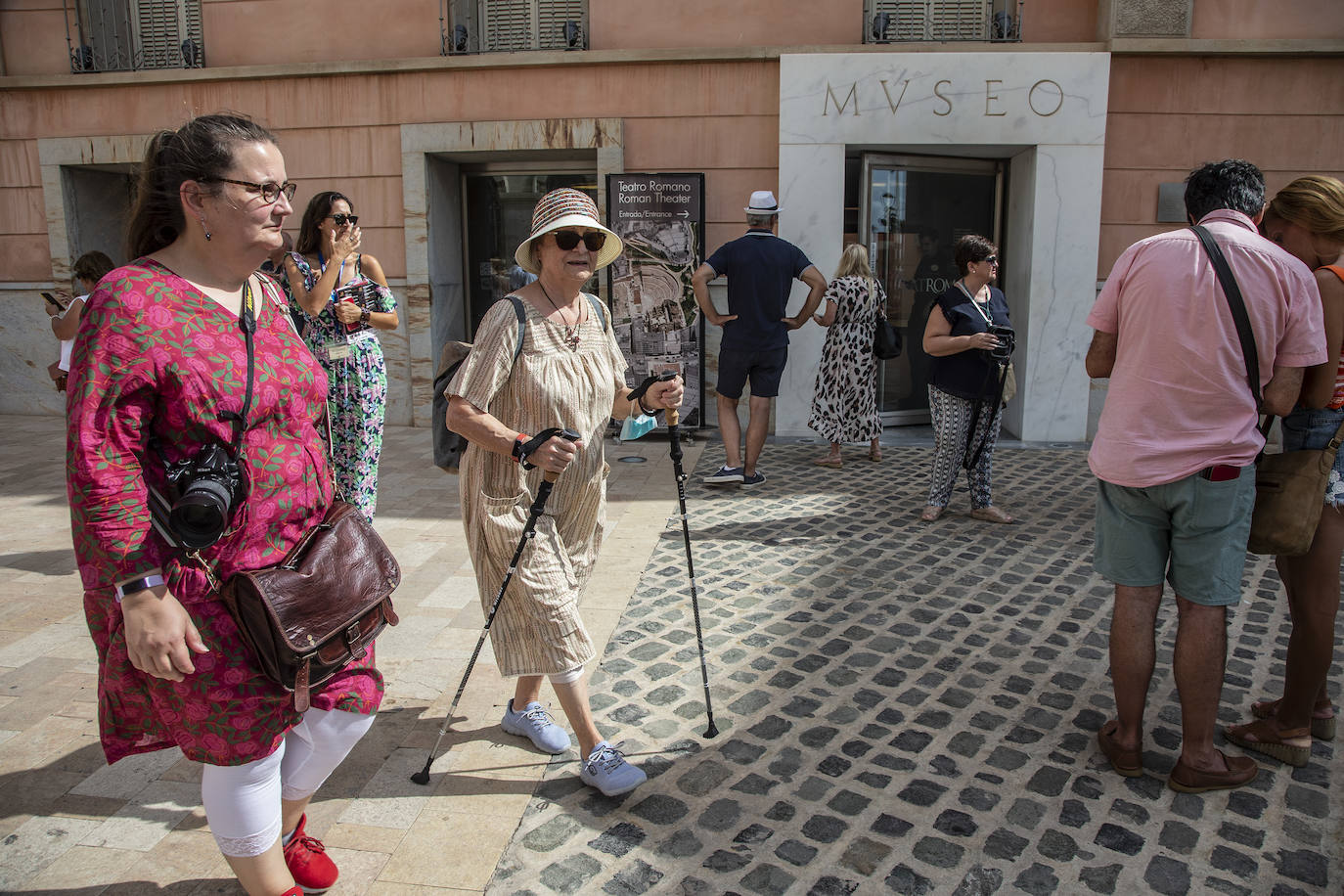 Fotos: Turistas en Carthagineses y Romanos