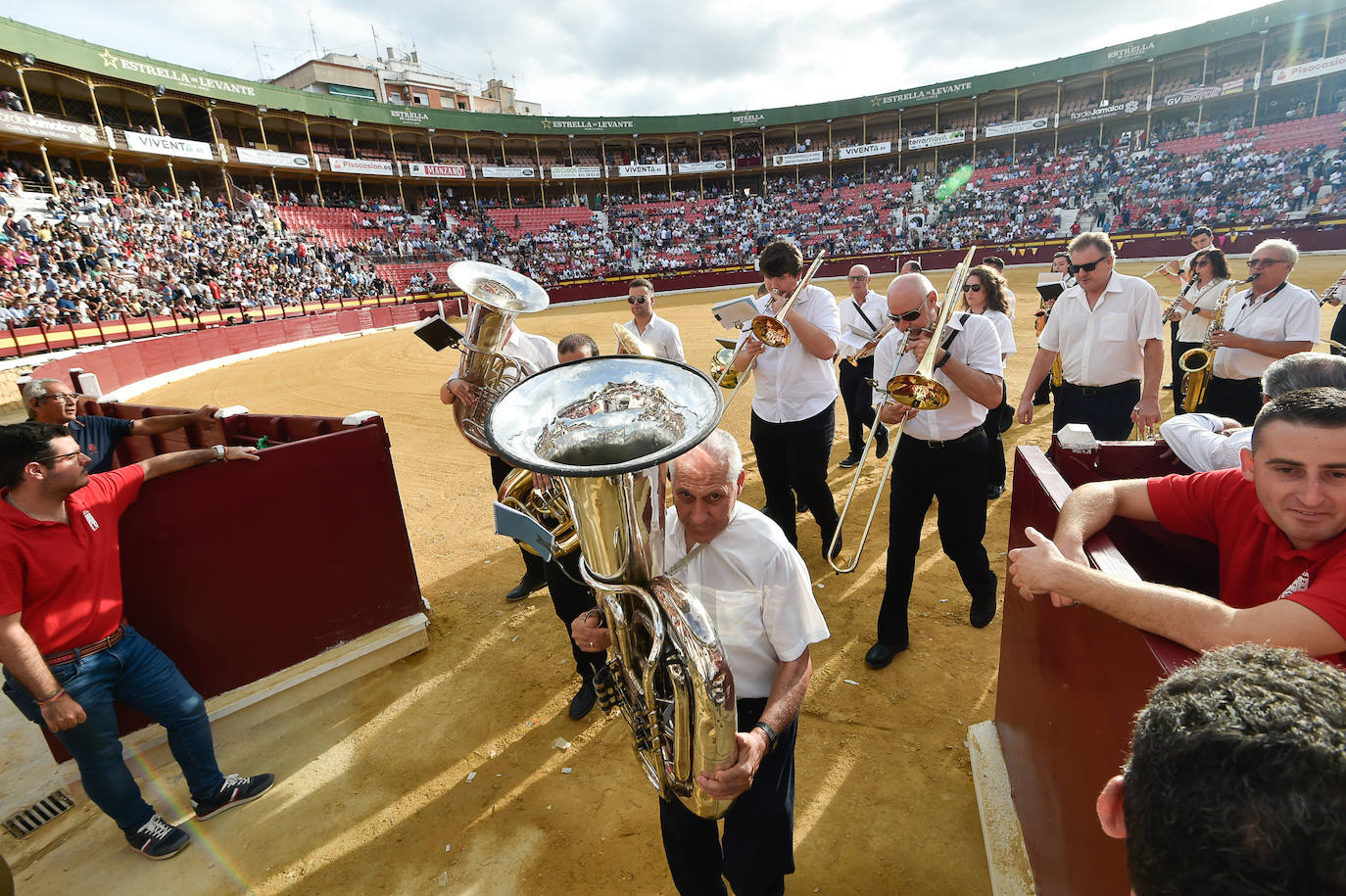 Fotos: Ambiente festivo en los tendidos de La Condomina