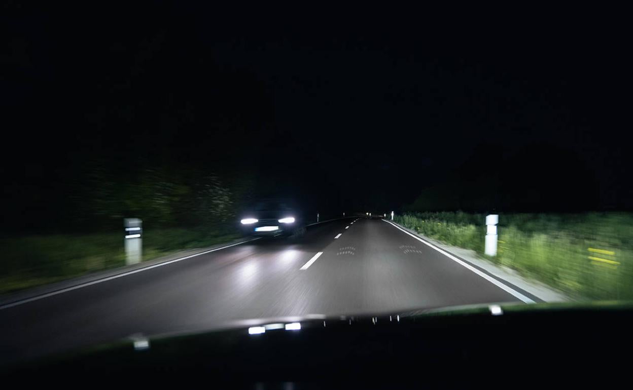 Trucos para mejorar tu conducción por la noche