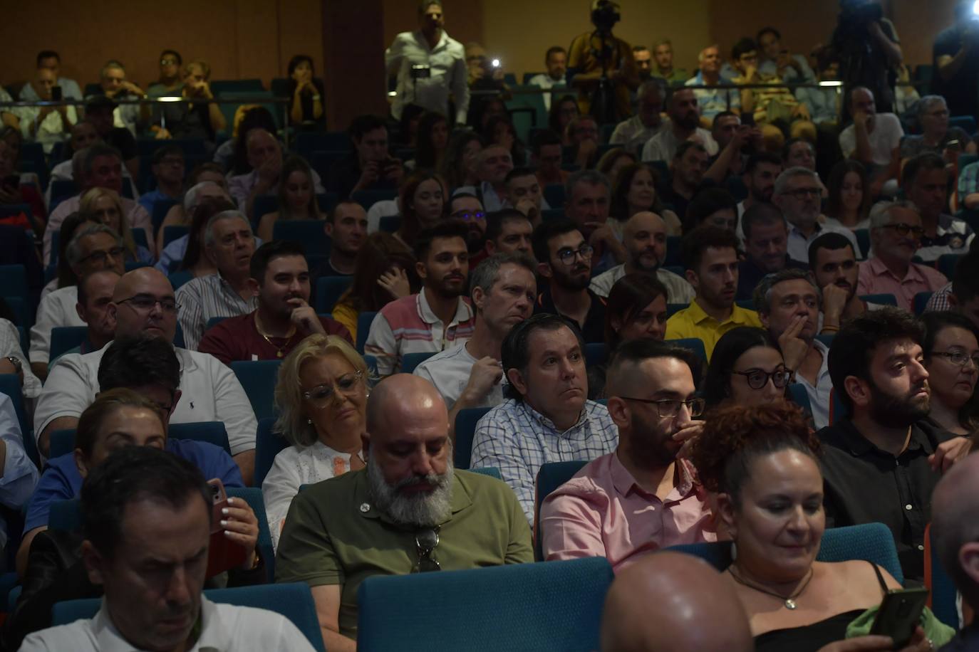 Fotos: Protesta estudiantil contra la conferencia de Macarena Olona en la Universidad de Murcia