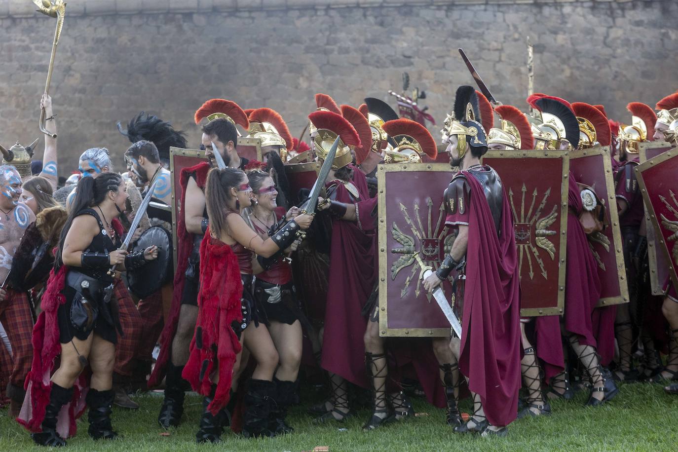 Fotos: Casi cinco mil personas disfrutan en Cartagena de la batalla por la toma de Qart Hadast