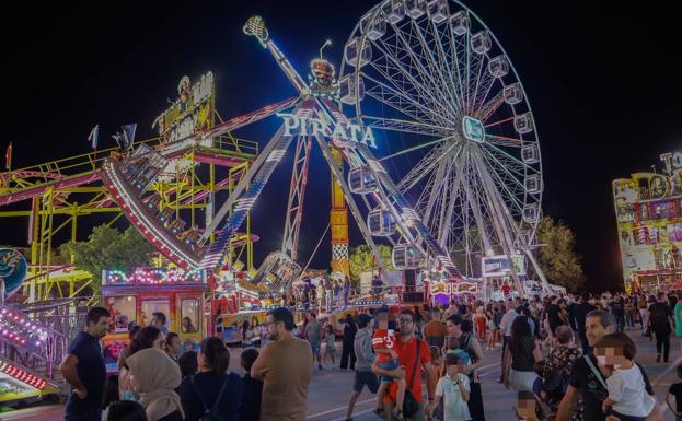 Imagen de archivo de las atracciones de la feria de Lorca. 