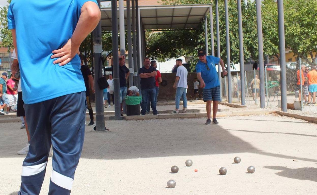 Competición de petanca en Lorca.