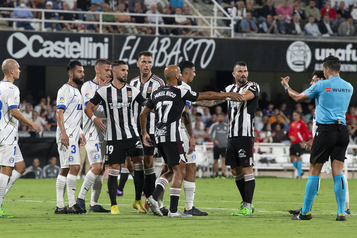 Fotos: El empate entre el FC Cartagena y el Deportivo Alavés, en imágenes