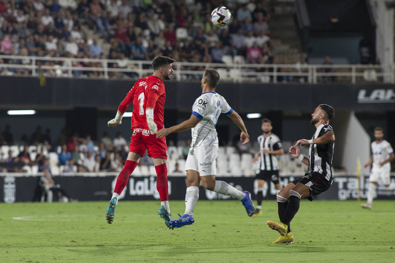 Fotos: El empate entre el FC Cartagena y el Deportivo Alavés, en imágenes