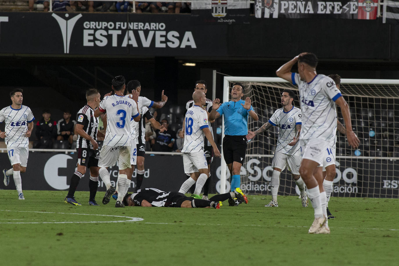 Fotos: El empate entre el FC Cartagena y el Deportivo Alavés, en imágenes