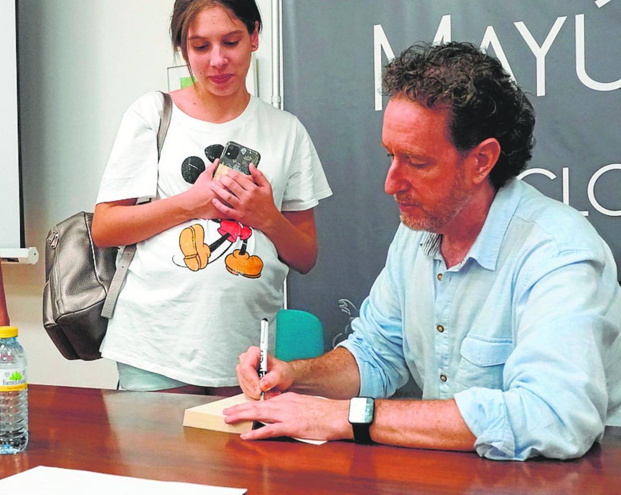 Tristante presenta su novela '36'