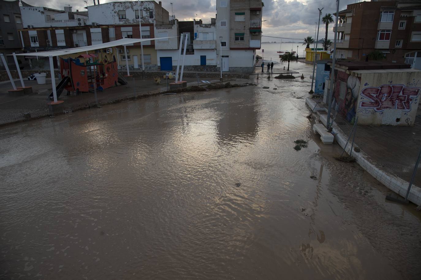 Fotos: El aviso rojo por lluvias deja en Los Alcázares 130 litros acumulados, en imágenes