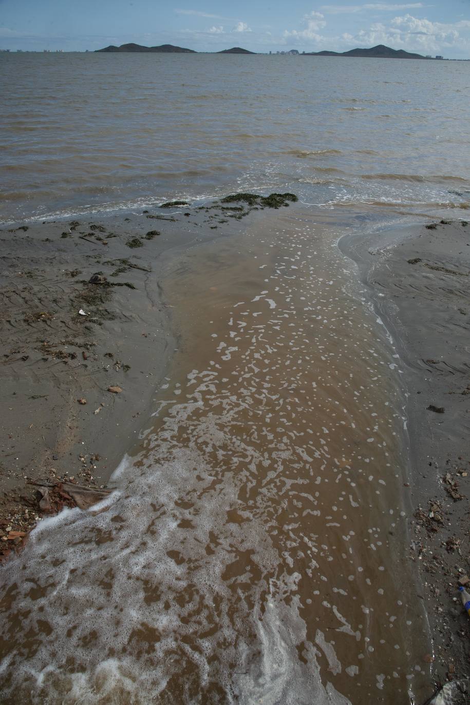 Fotos: Escorrentías por las intensas lluvias en Los Urrutias