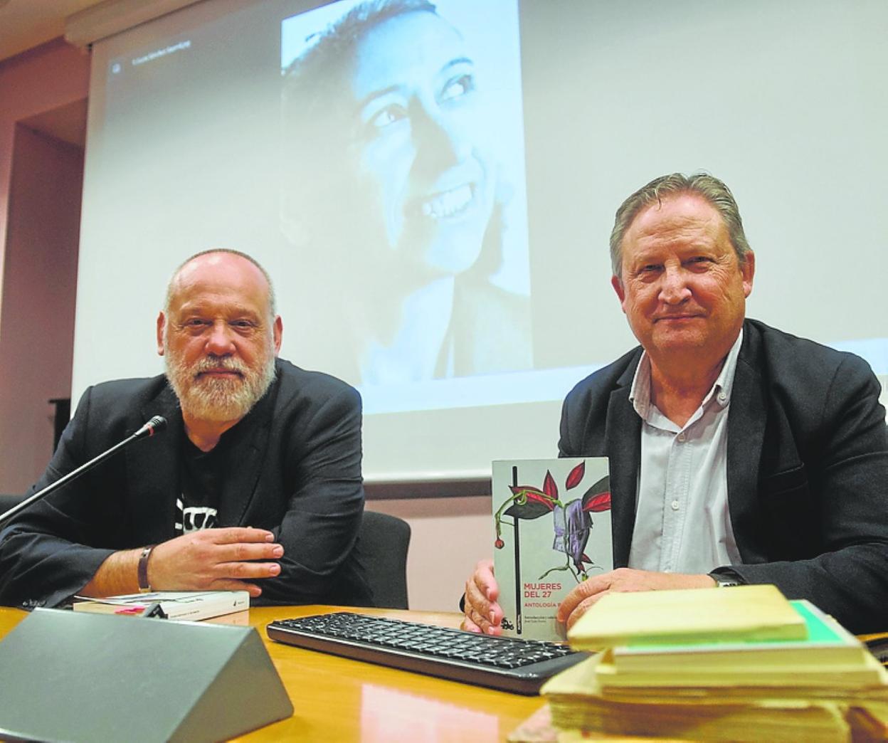 José Luis Ferris, a la derecha de la iamgen y Enrique Garcés de los Fayos.