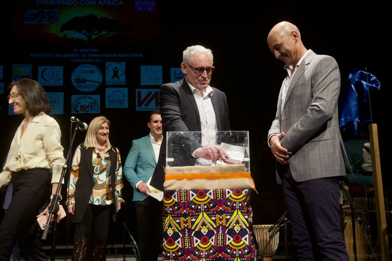 Fotos: El Romea se llena para ayudar a Azul en Acción a sanar los ojos de Senegal