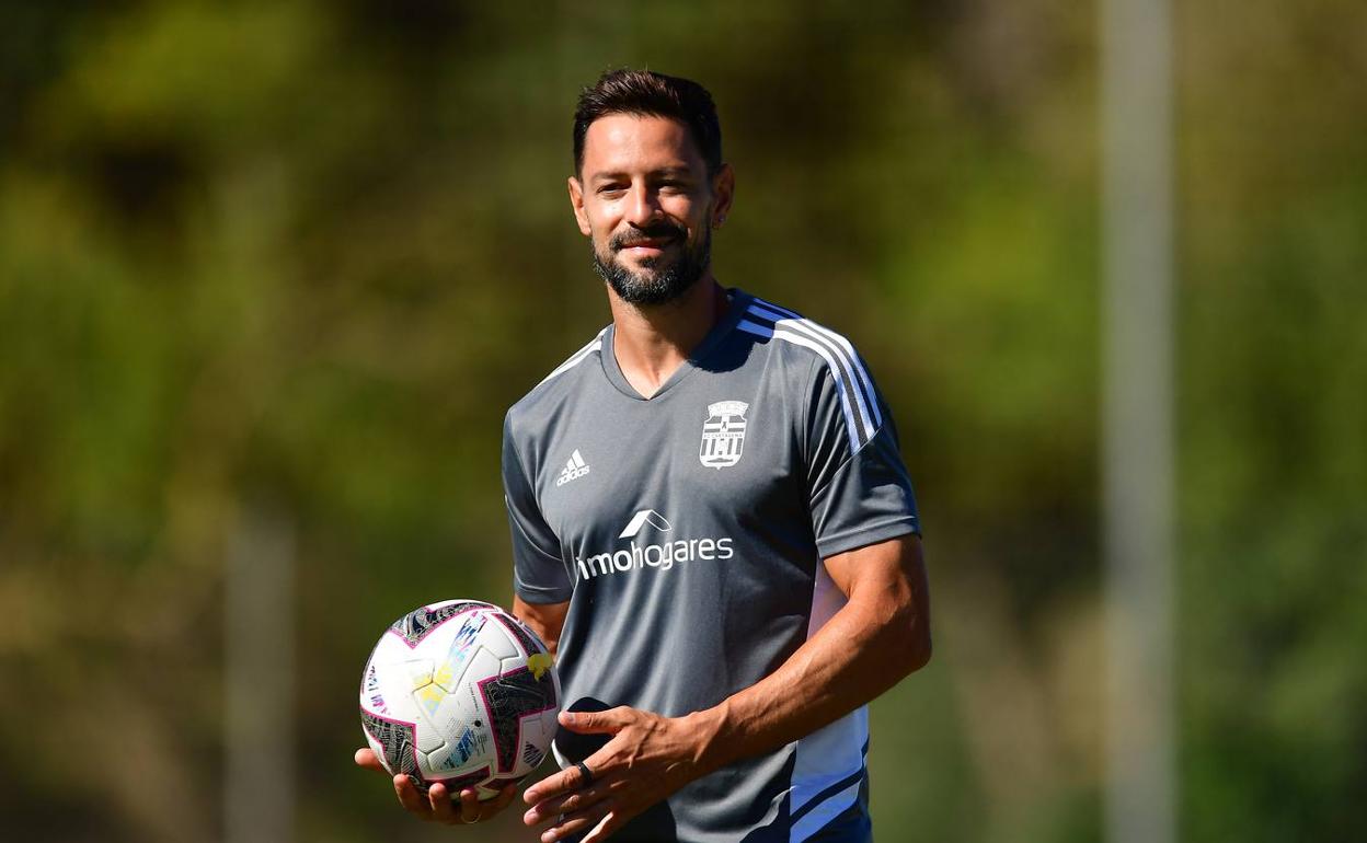 Alberto de la Bella, durante un entrenamiento del FC Cartagena en La Manga Club. 