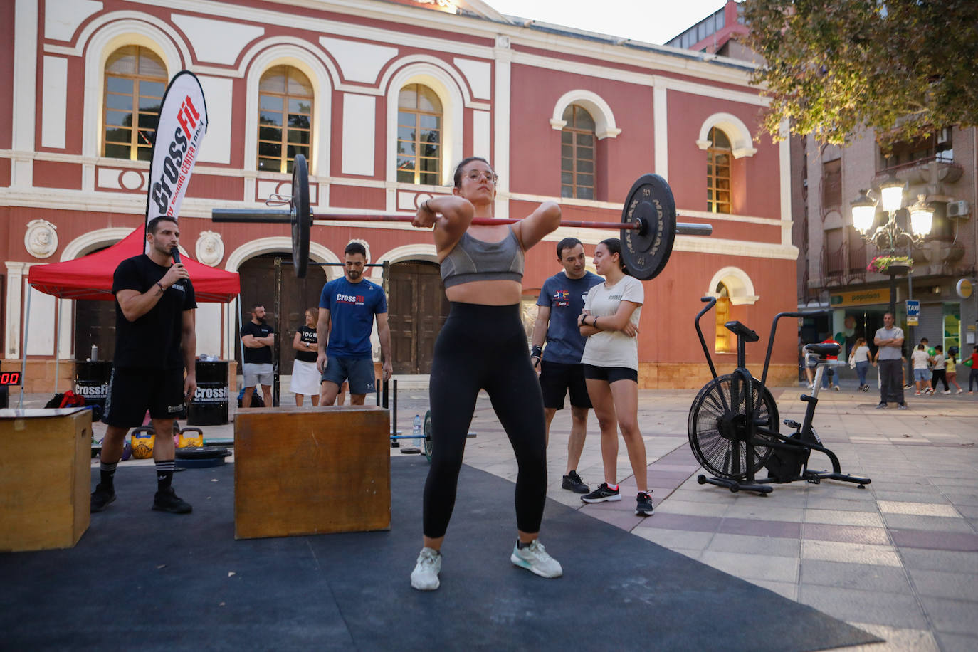 Fotos: Atletismo infantil y exhibición de crossfit, en imágenes