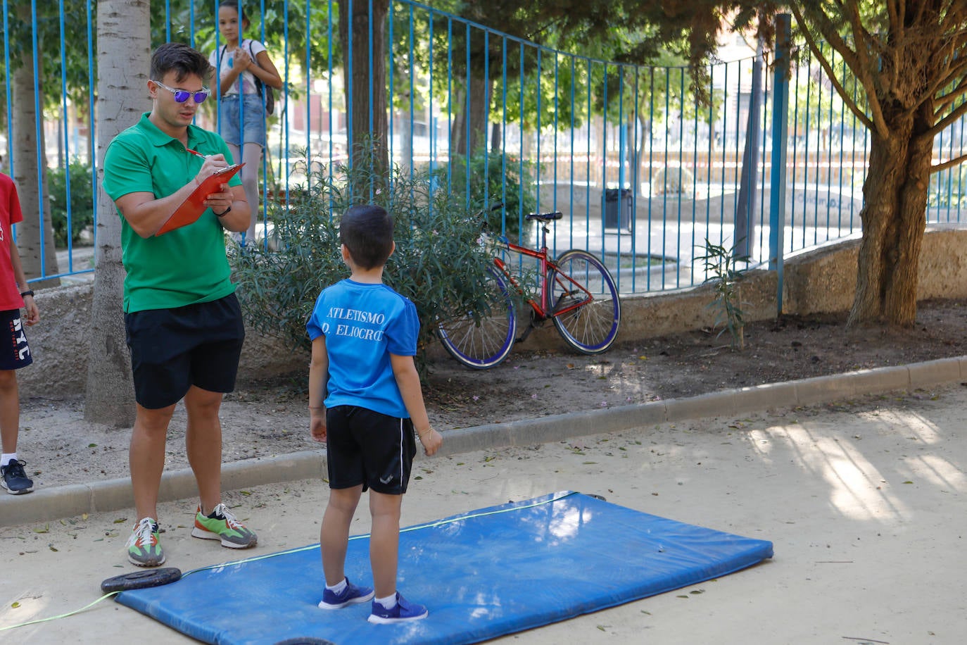 Fotos: Atletismo infantil y exhibición de crossfit, en imágenes