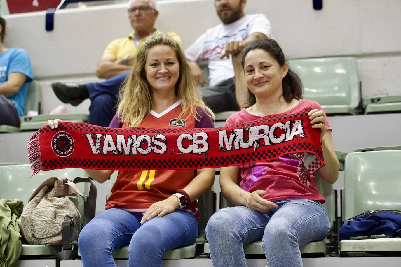 Fotos: Tropiezo en el debut del UCAM ante el Breogán