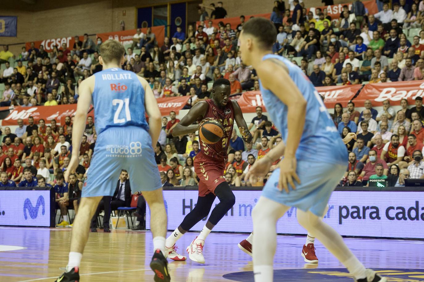 Fotos: Tropiezo en el debut del UCAM ante el Breogán