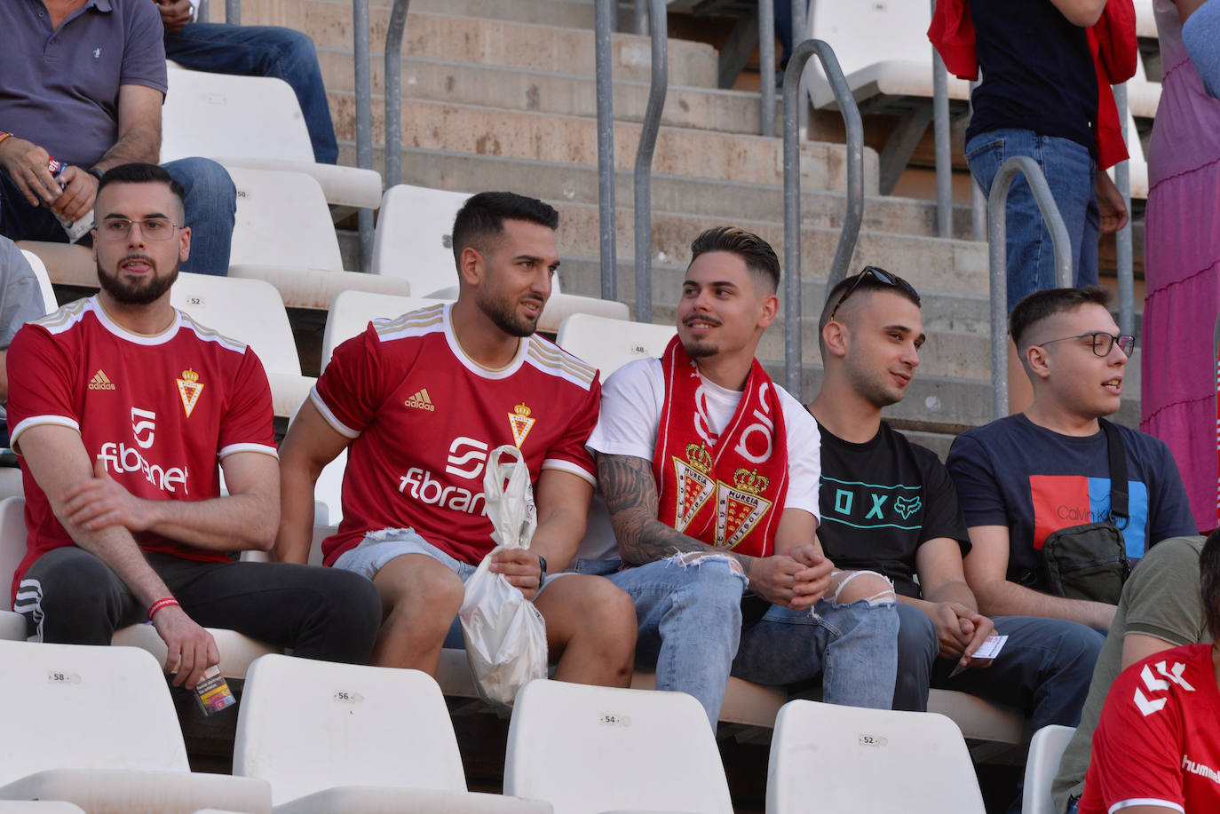 Fotos: Búscate en las gradas del Enrique Roca en la victoria del Real Murcia frente a la SD Logroñés