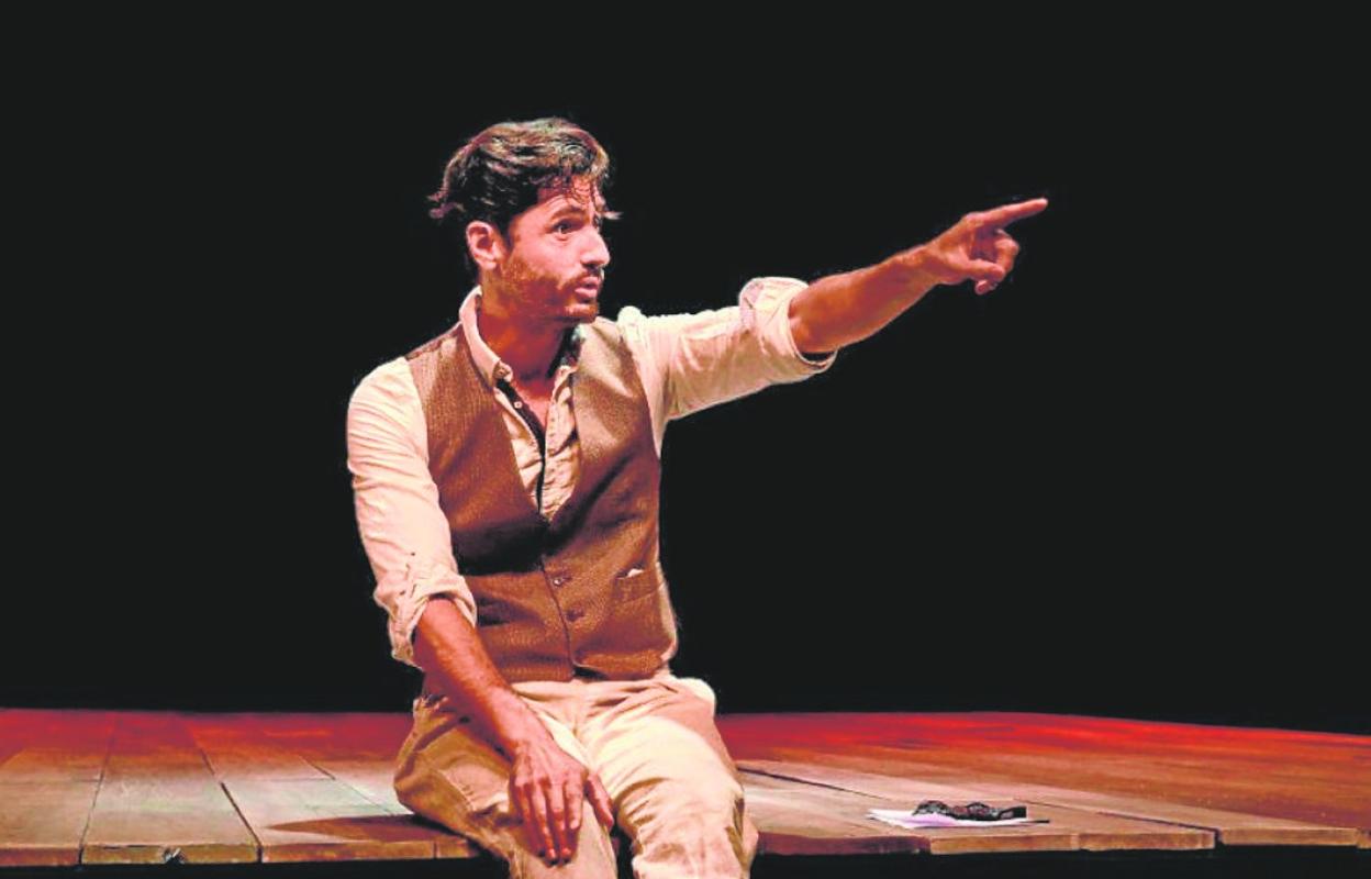 Juan Diego Botto, representando 'Una noche sin luna'. 