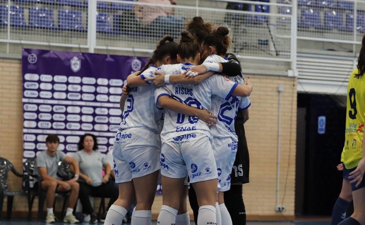 Las jugadoras de LBTL Alcantarilla, celebrando un gol. 