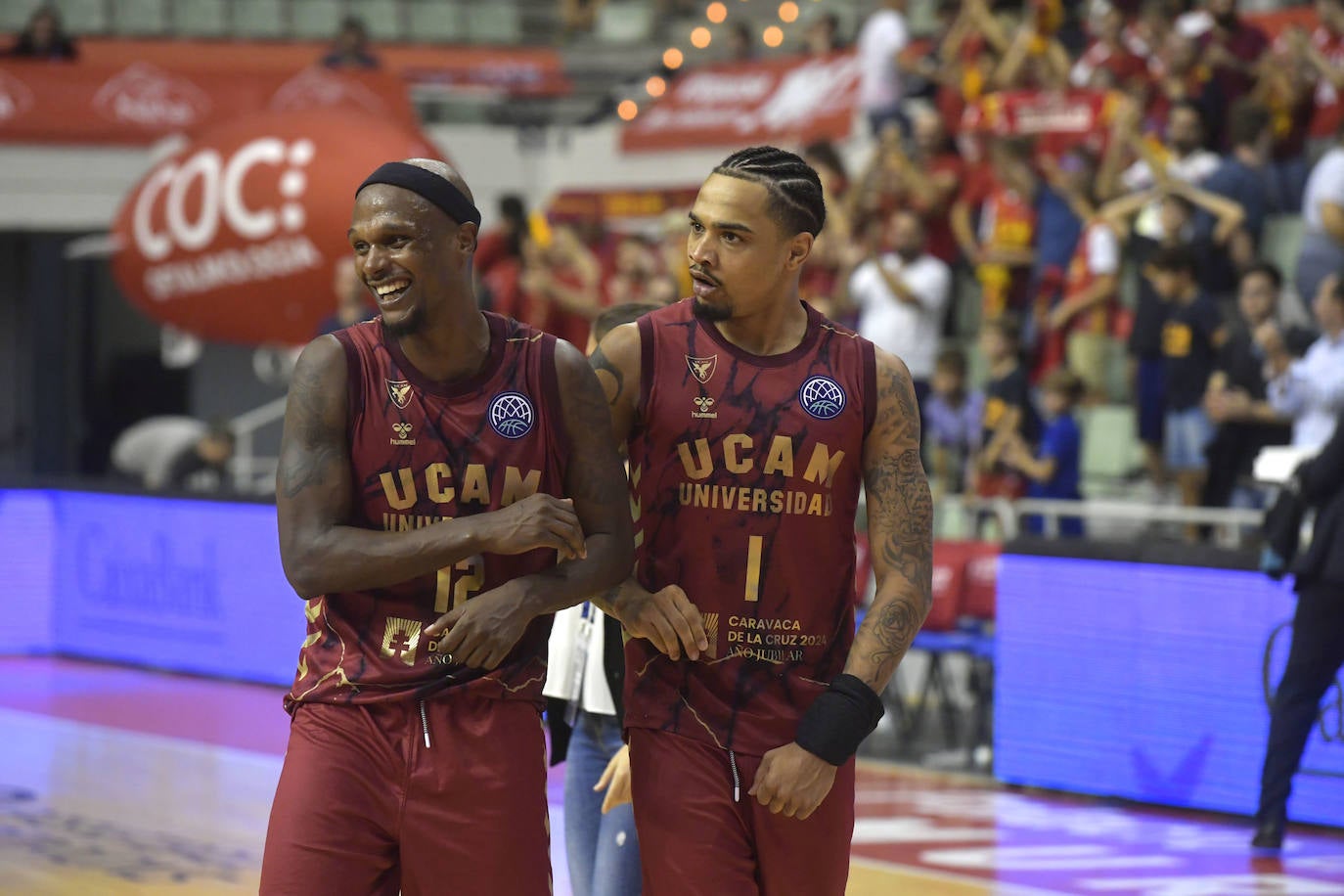 Fotos: El UCAM vence al Tofas (75-72)