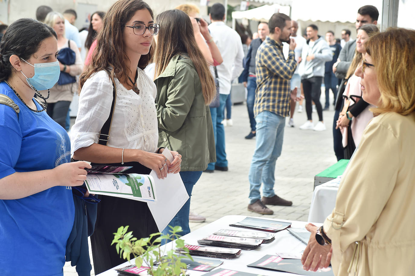 Fotos: La Feria de Empleo de Murcia atrae a cientos de personas