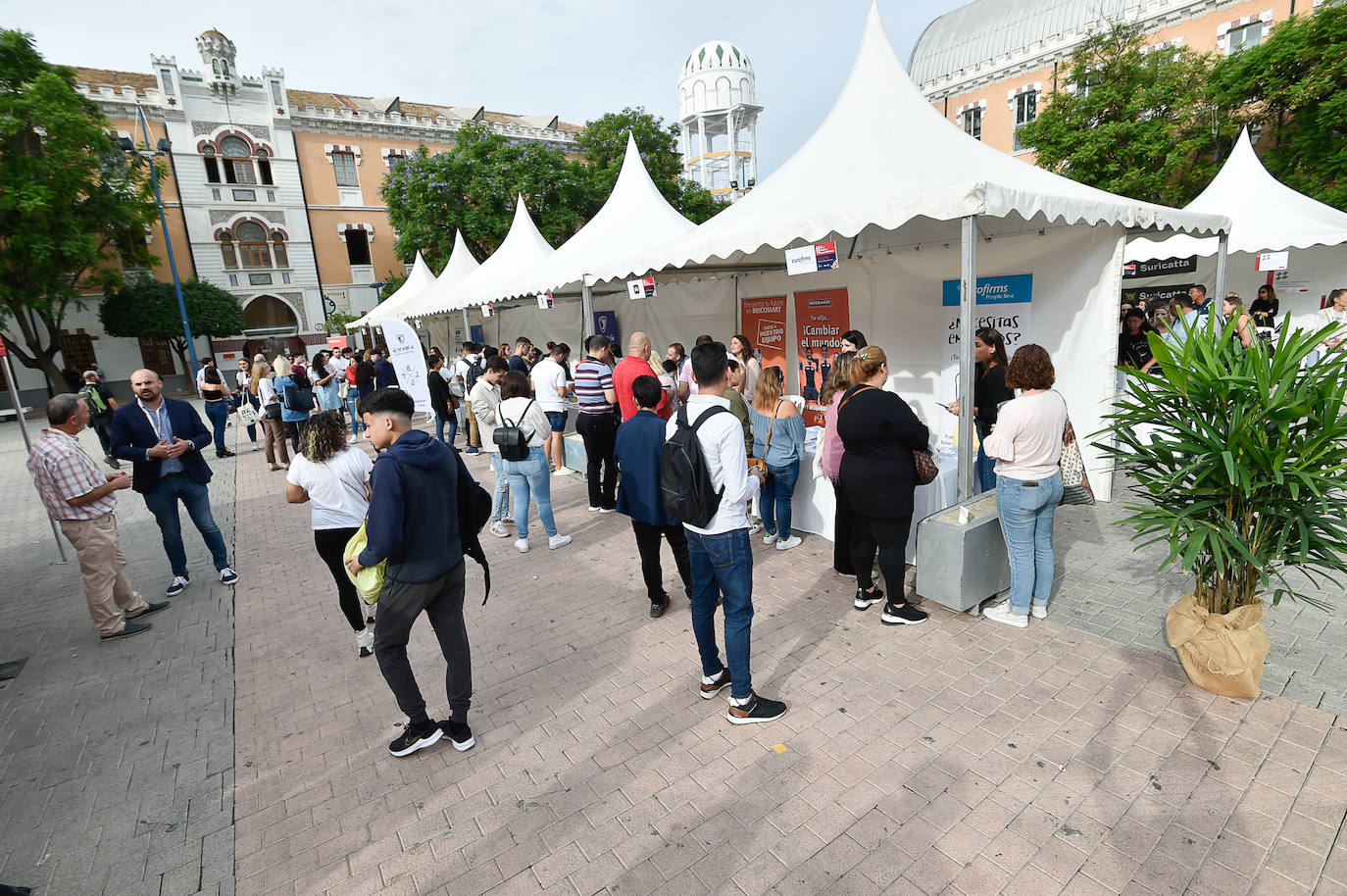 Fotos: La Feria de Empleo de Murcia atrae a cientos de personas