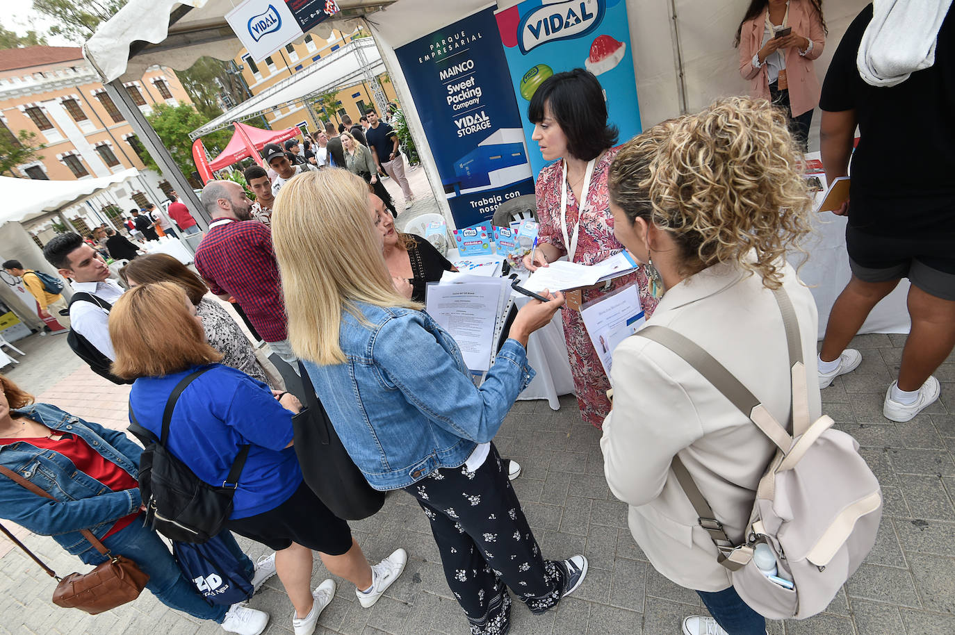 Fotos: La Feria de Empleo de Murcia atrae a cientos de personas