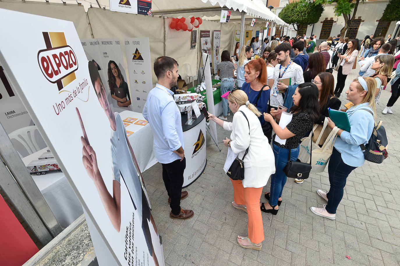 Fotos: La Feria de Empleo de Murcia atrae a cientos de personas