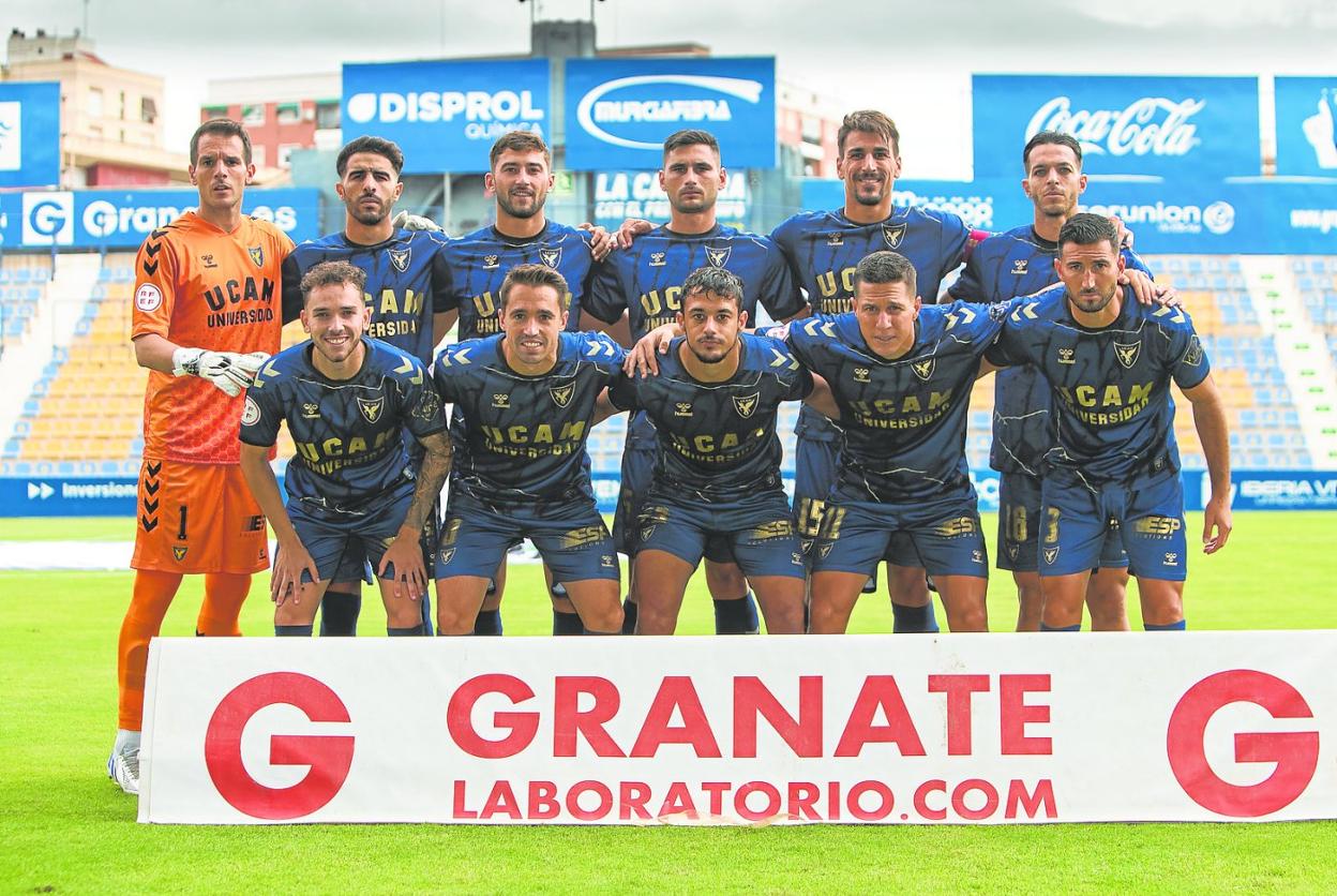 Equipo titular del UCAM Murcia CF en pretemporada. 