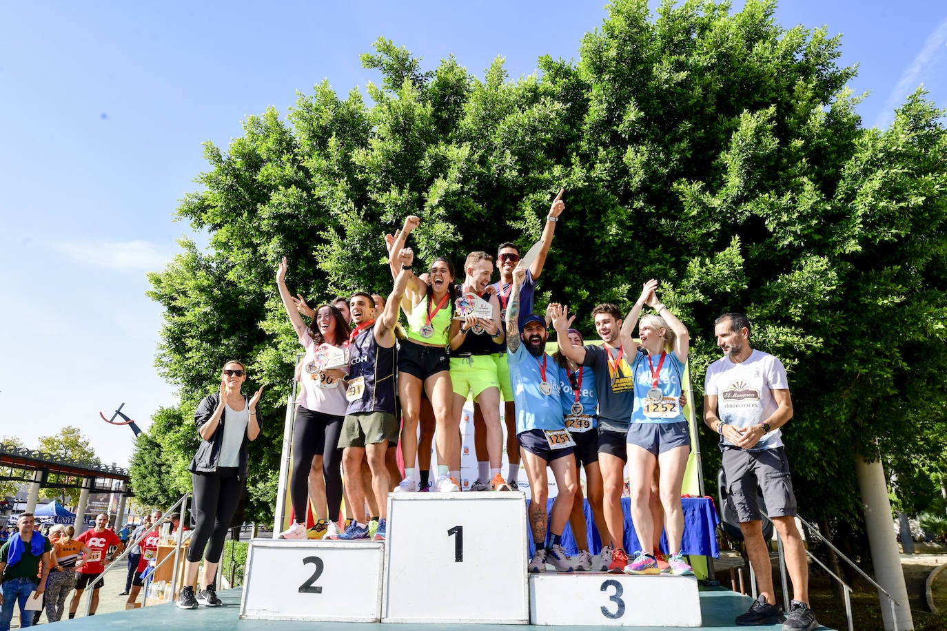 Fotos: Carrera de empresas de LA VERDAD, en imágenes