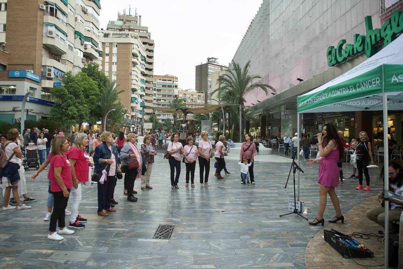 Fotos: Día contra el Cáncer de Mama en Murcia