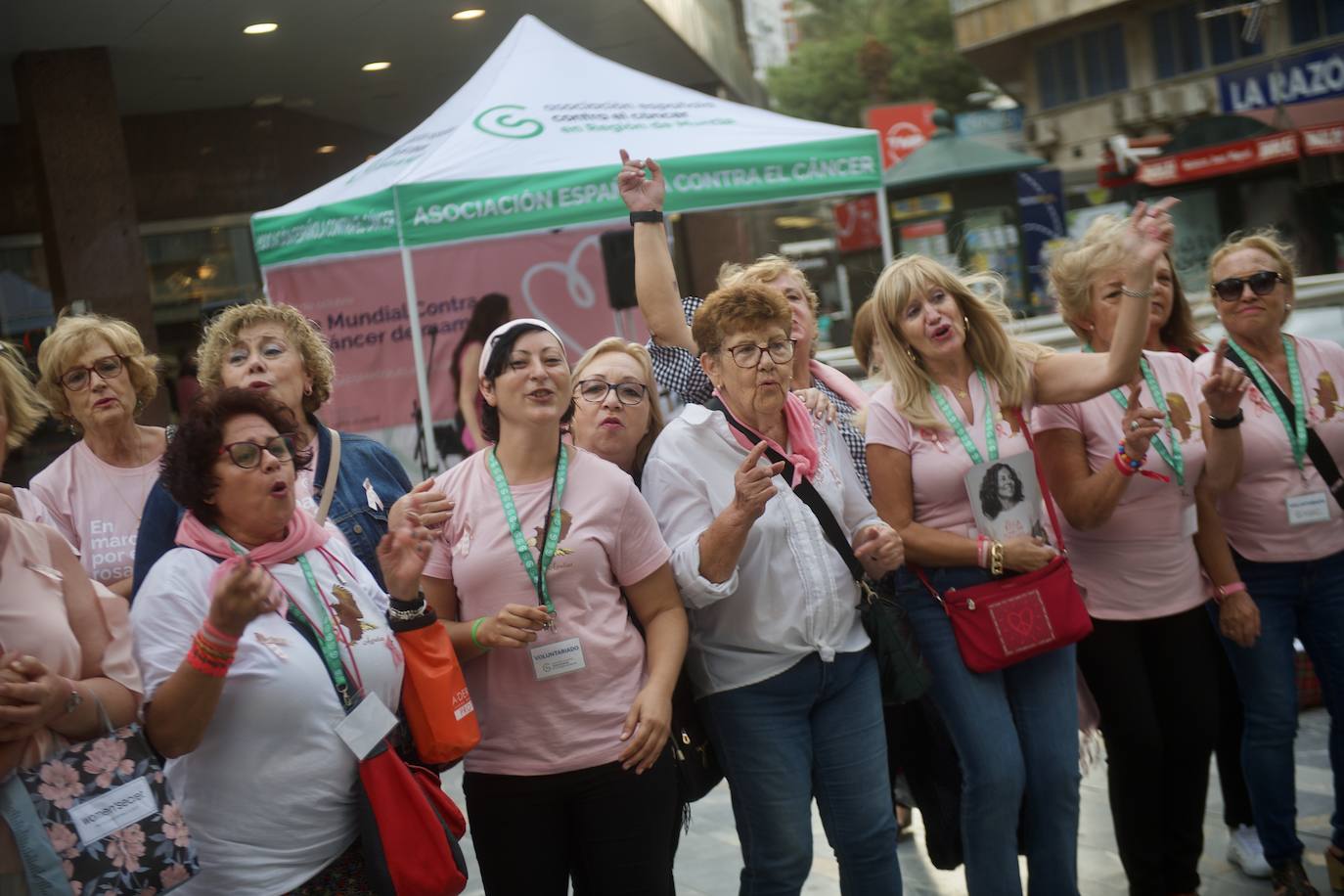 Fotos: Día contra el Cáncer de Mama en Murcia