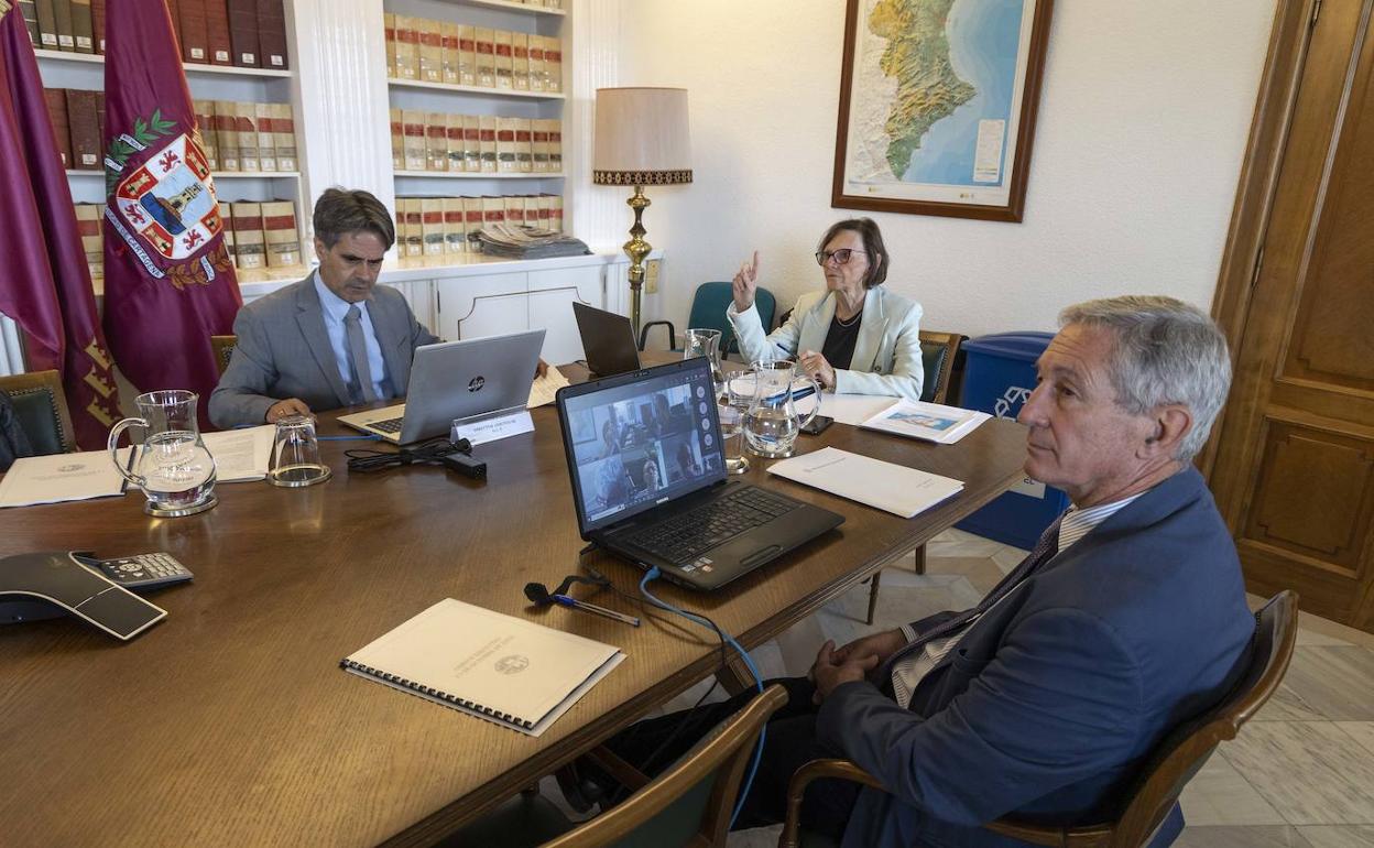 Francica Baraza preside la reunión del Comité Ejecutivo de la Mancomunidad en Cartagena, este viernes.