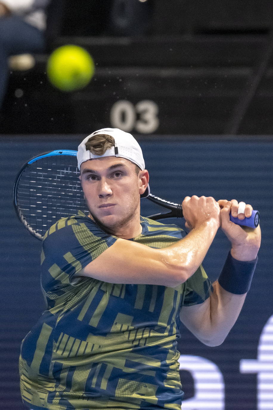 Fotos: Sufrida victoria de Carlos Alcaraz en su estreno en Basilea