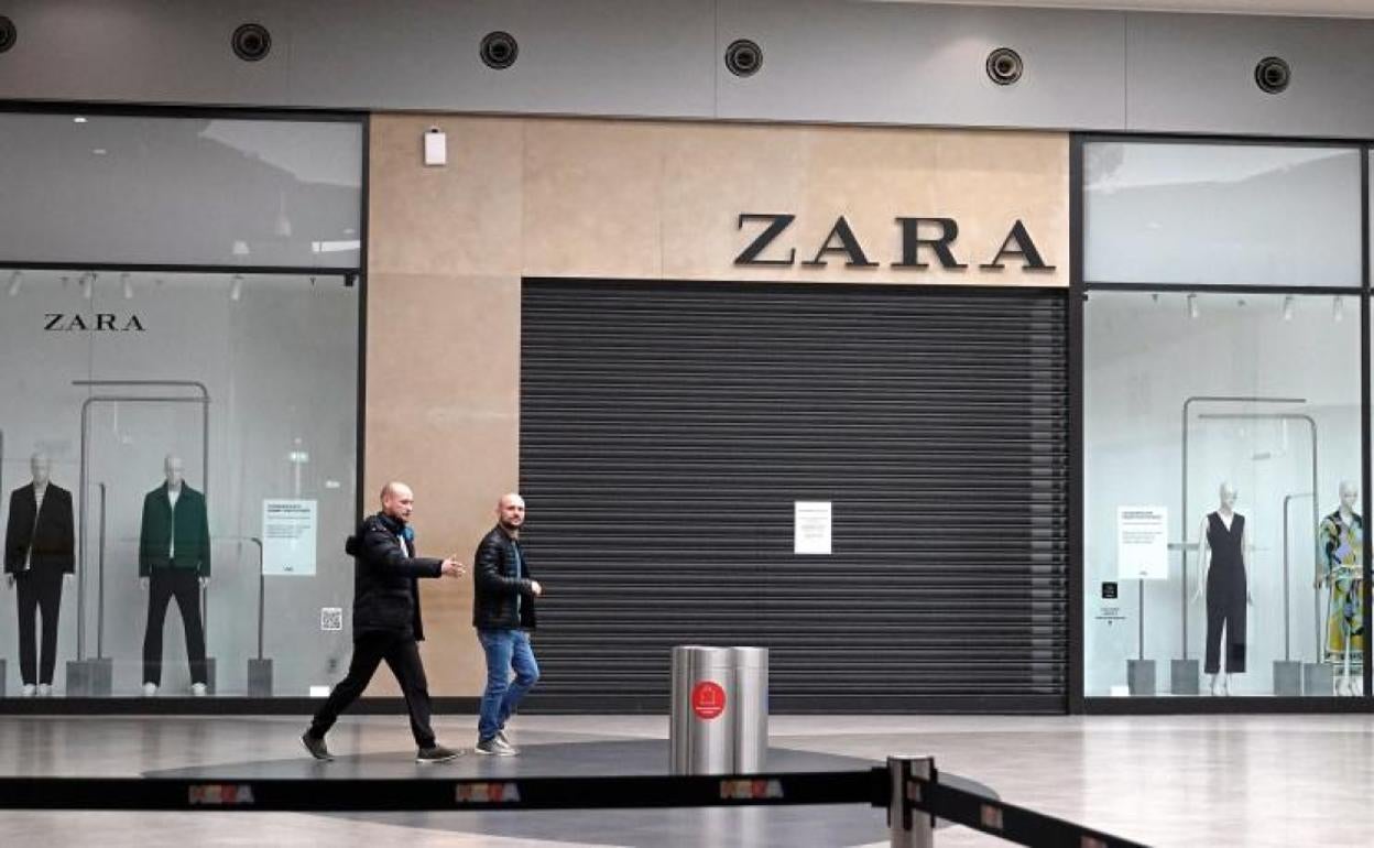 Un establecimiento cerrado de Zara en un centro comercial de Moscú.