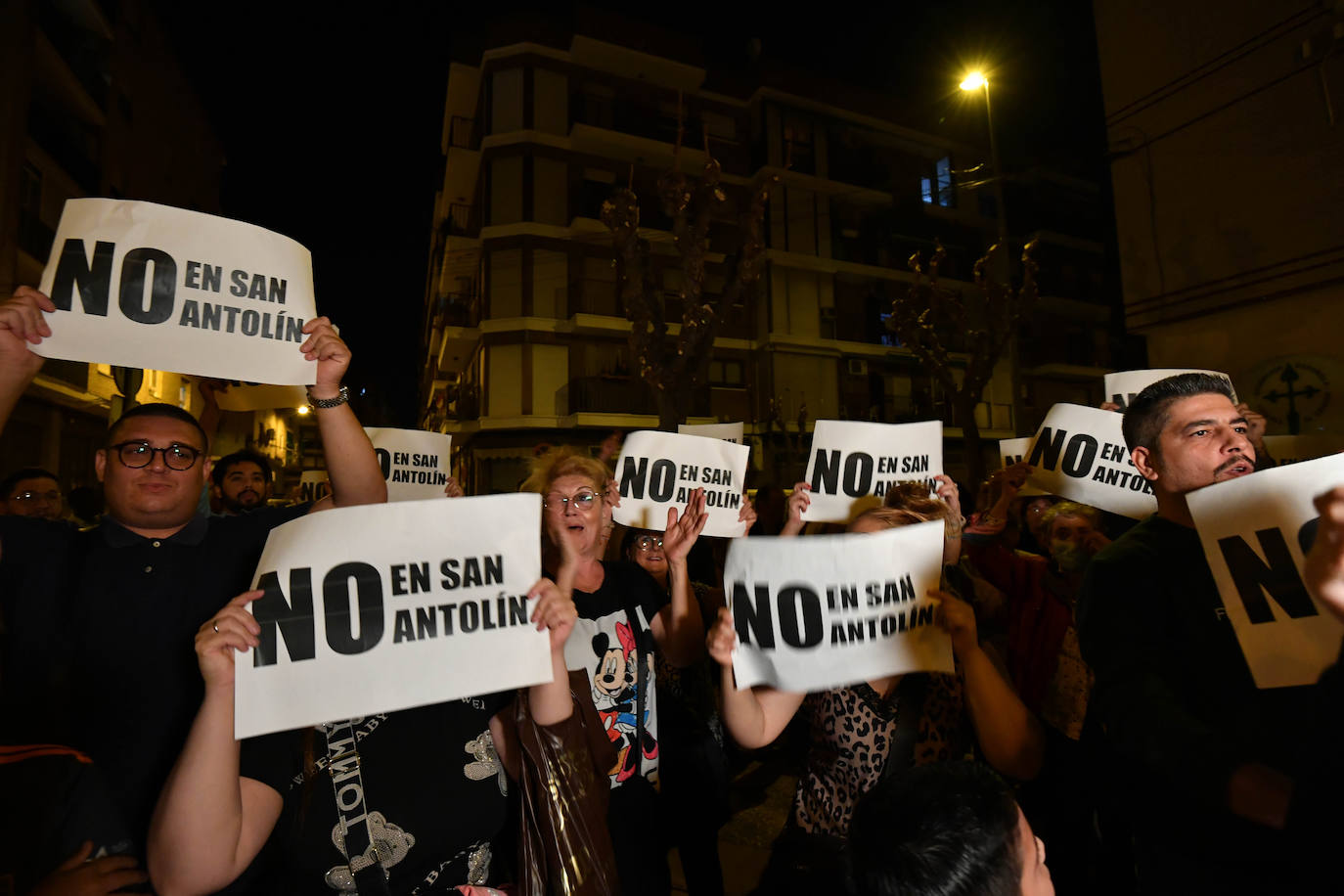 Fotos: Protesta contra el centro de toxicómanos del barrio murciano de San Antolín