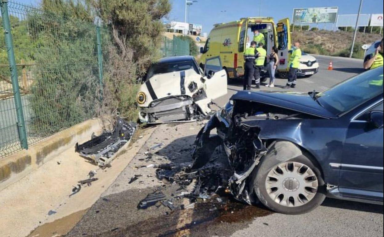 Los dos coches implicados en el accidente.