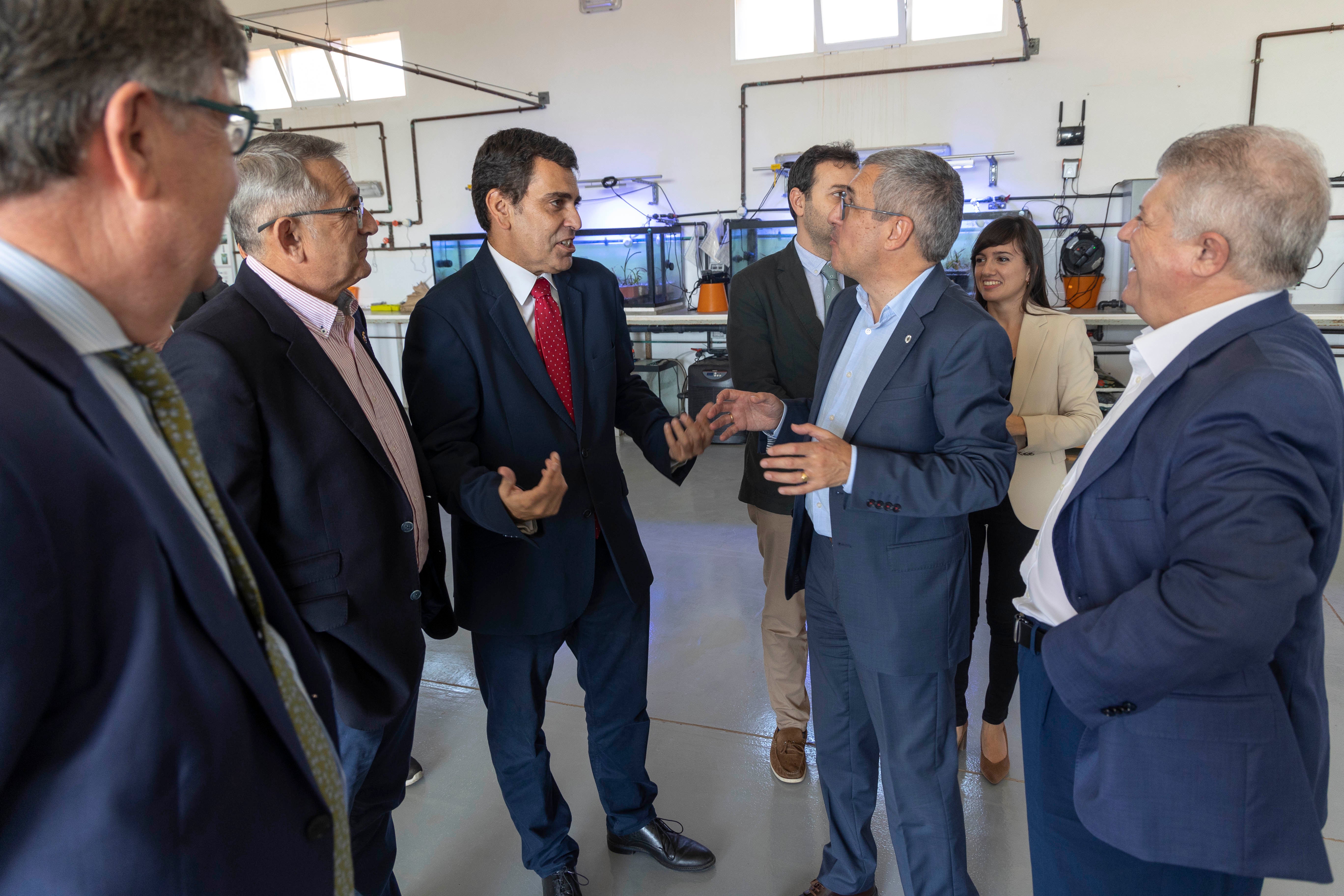 Fotos: El secretario de Estado de Medio Ambiente, Hugo Morán, visita la Bahía de Portmán, en imágenes