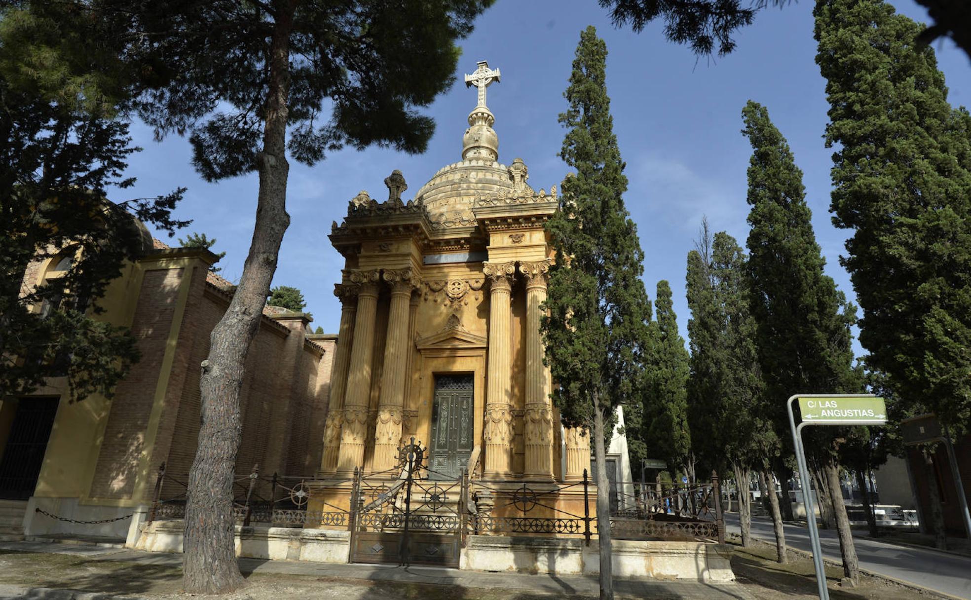 Panteón Guirao-Almansa.