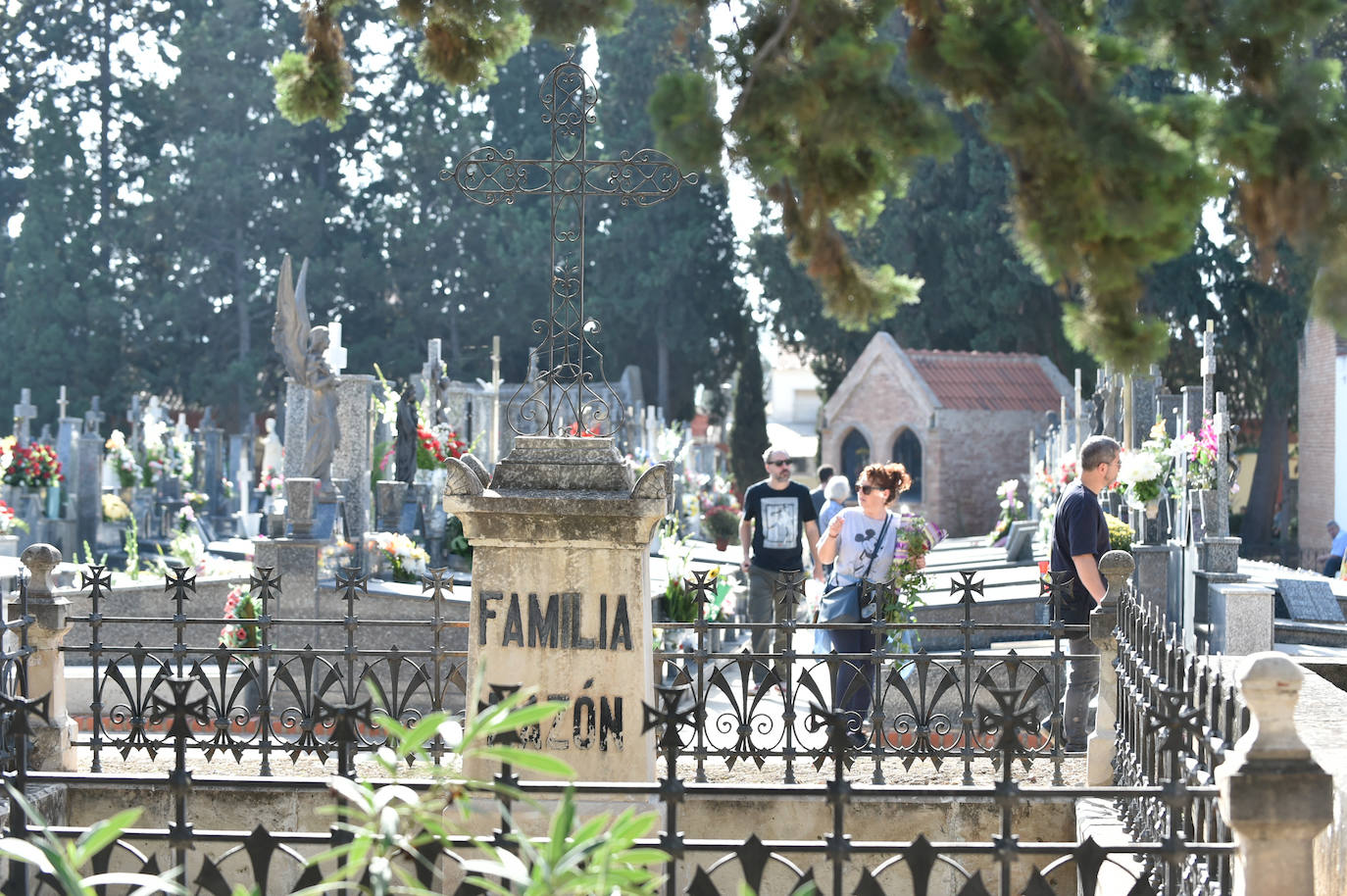 Fotos: Visitas al cementerio Nuestro Padre Jesús de Murcia en el día de Todos los Santos