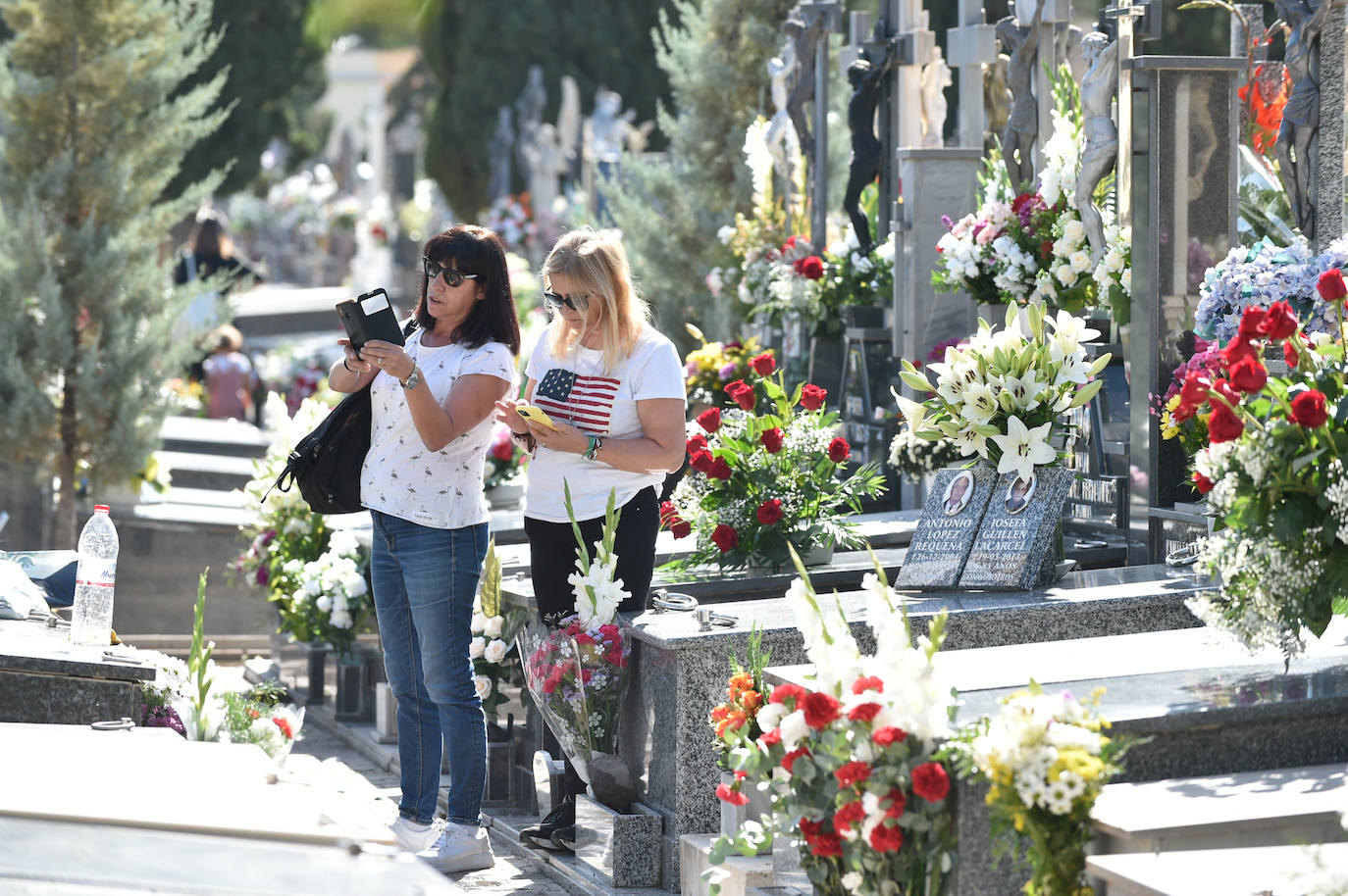Fotos: Visitas al cementerio Nuestro Padre Jesús de Murcia en el día de Todos los Santos