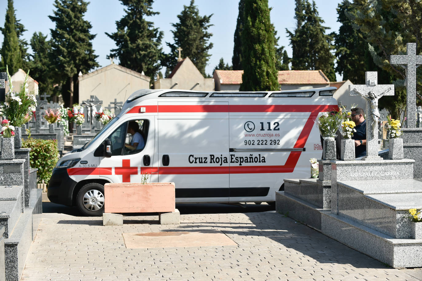 Fotos: Visitas al cementerio Nuestro Padre Jesús de Murcia en el día de Todos los Santos