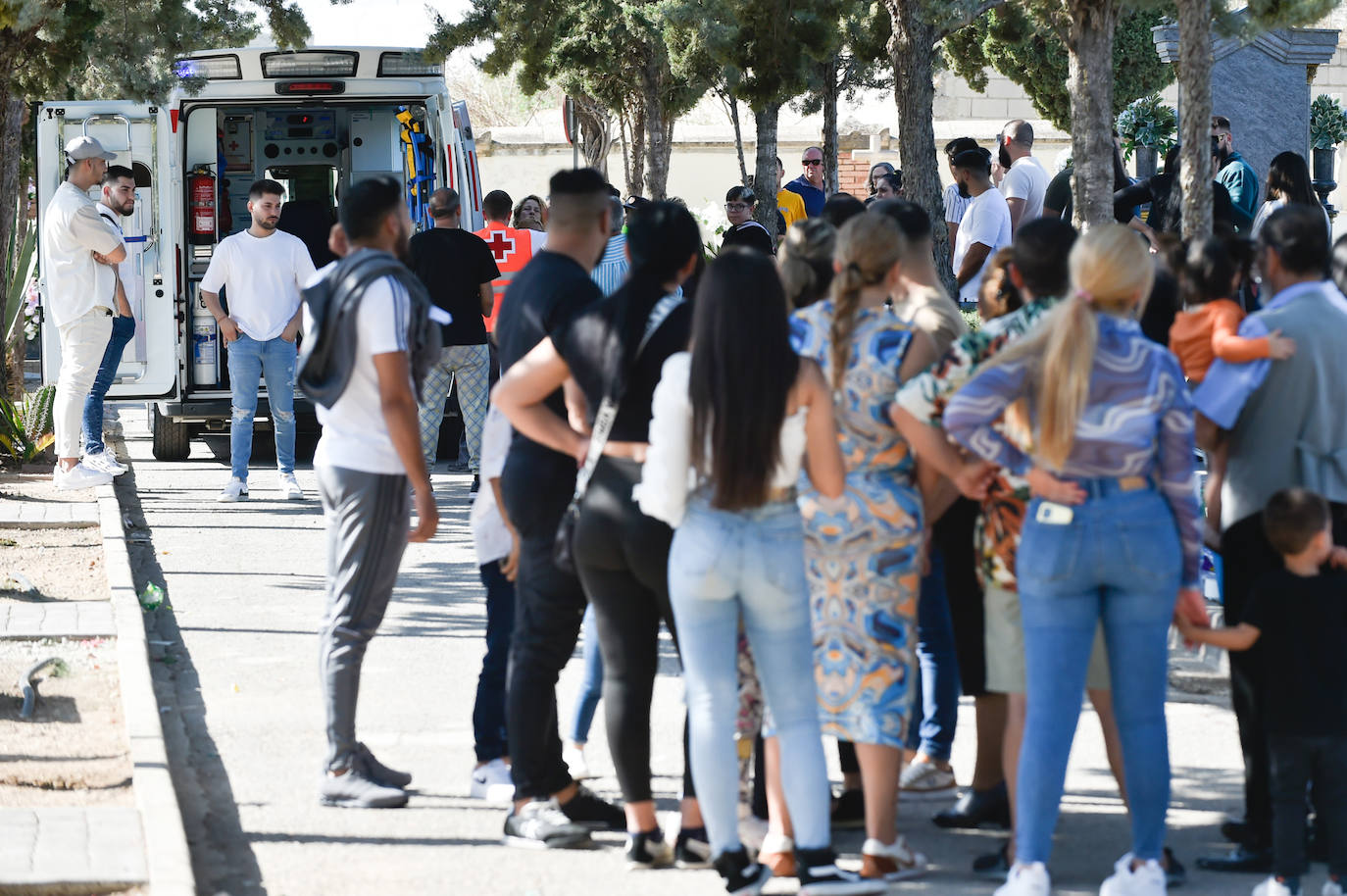 Fotos: Visitas al cementerio Nuestro Padre Jesús de Murcia en el día de Todos los Santos