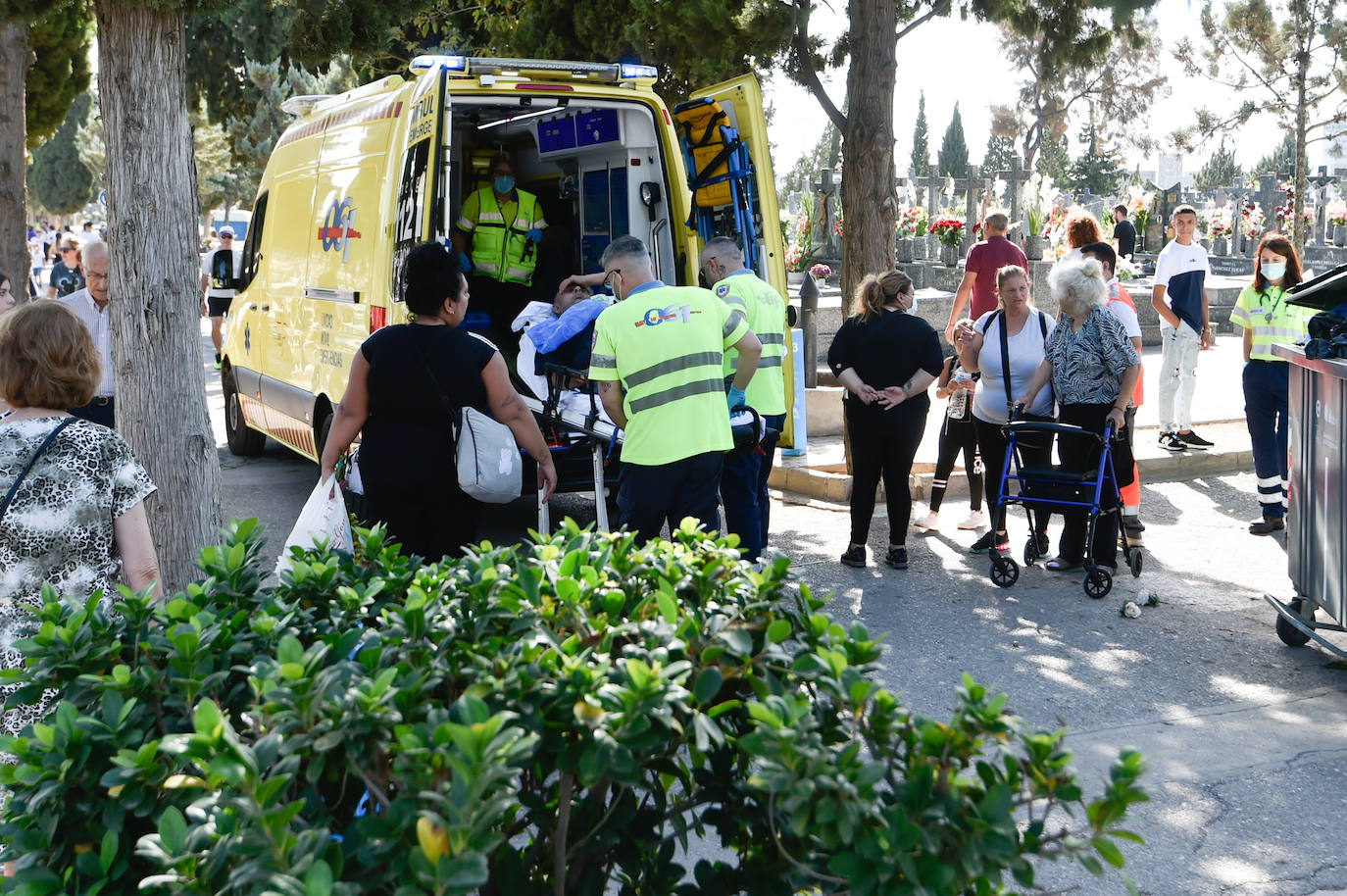 Fotos: Visitas al cementerio Nuestro Padre Jesús de Murcia en el día de Todos los Santos