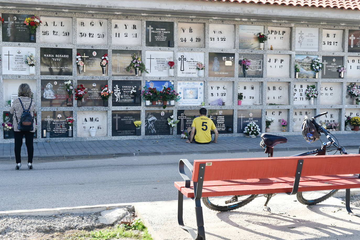 Fotos: Visitas al cementerio Nuestro Padre Jesús de Murcia en el día de Todos los Santos