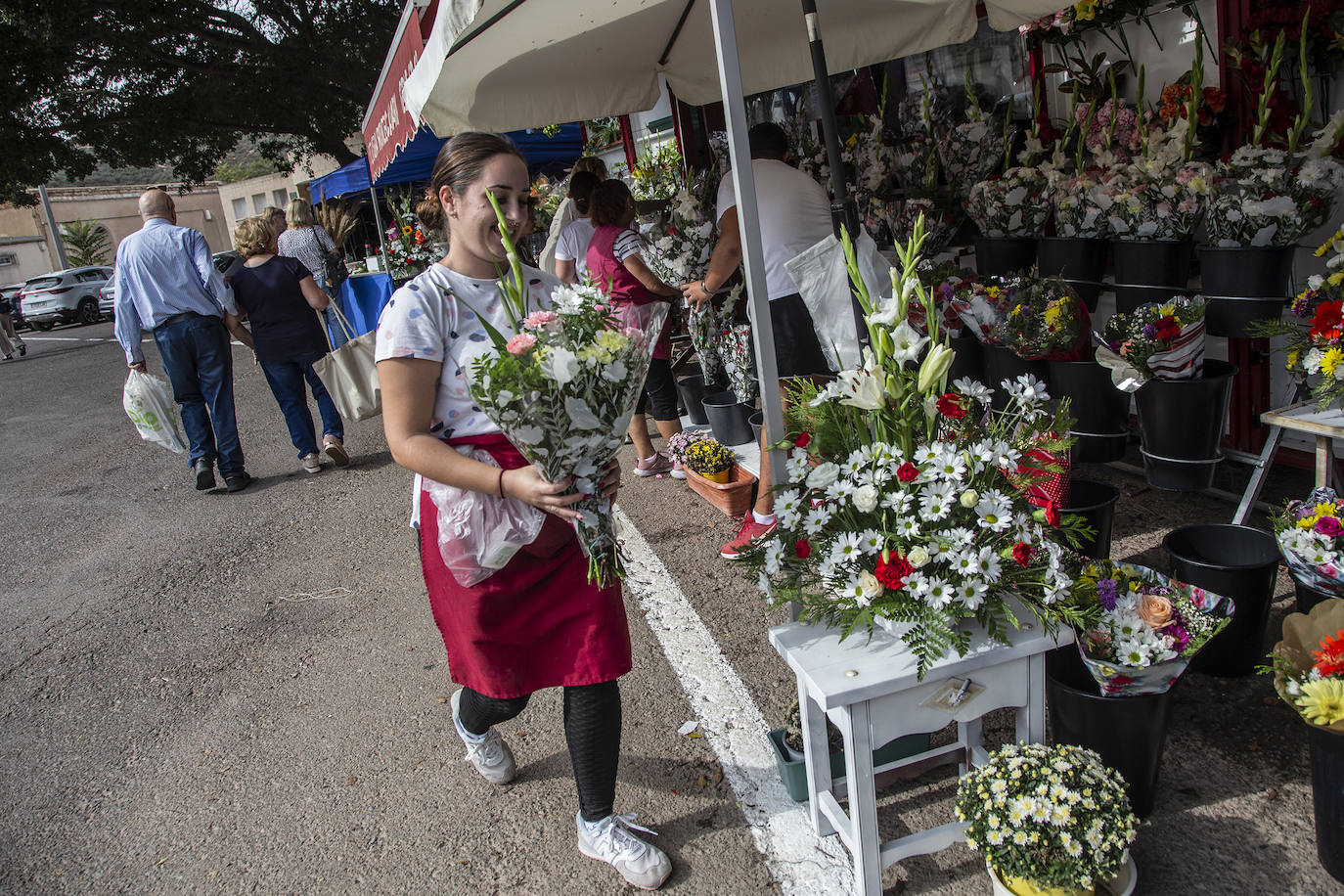 Fotos: Preparativos en el cementerio de Cartagena