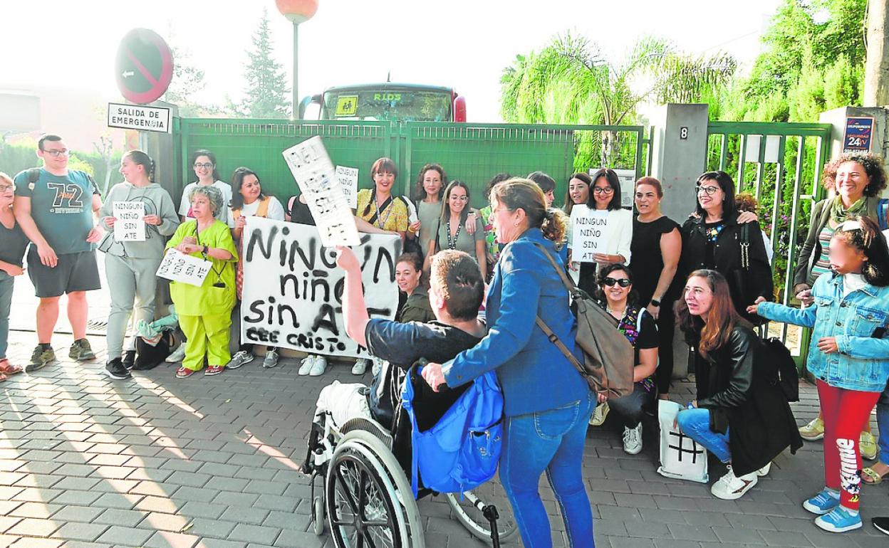 Protesta en el colegio Cristo de la Misericordia de Murcia.
