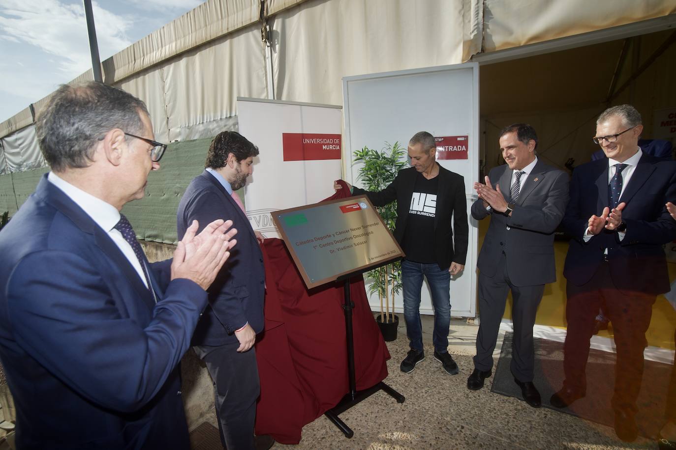 Fotos: La inaguración el primer gimnasio para pacientes con cáncer en Murcia, en imágenes