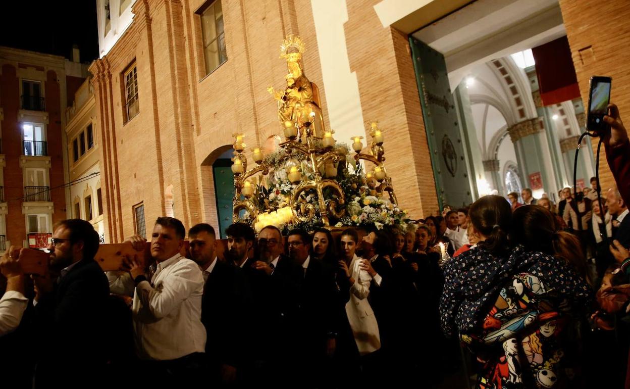 Salida de la Virgen del Rosell del templo de Santa María de Gracia. 